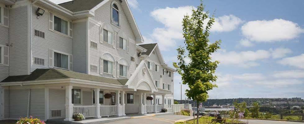 Country & Hotel